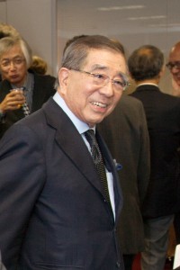 本日の進行役は、磯村尚徳初代パリクラブ会長。