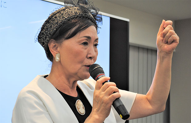 「(名刺や肩書きではなく)自分の心の目=心眼(しんがん)で人間を見なさい、ということを幼少時から教えられました」と話す松平氏
