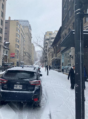 雪のモントリオール市内